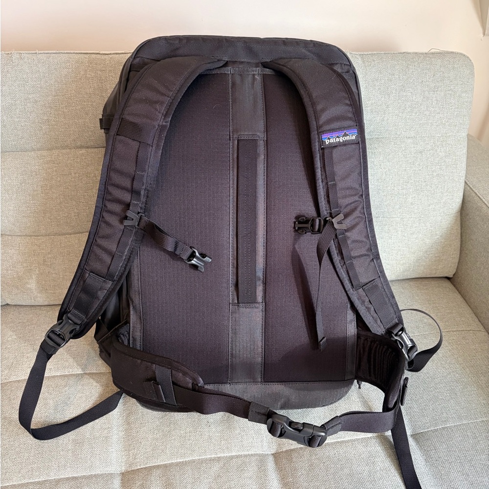 Patagonia Black Hole Mini MLC Pack 30L - Picture 2 of 4